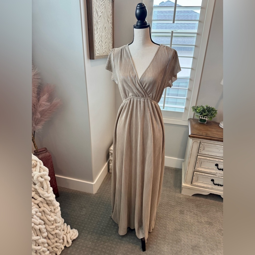 Baltic Born Gold Pleated Maxi Dress – Size M